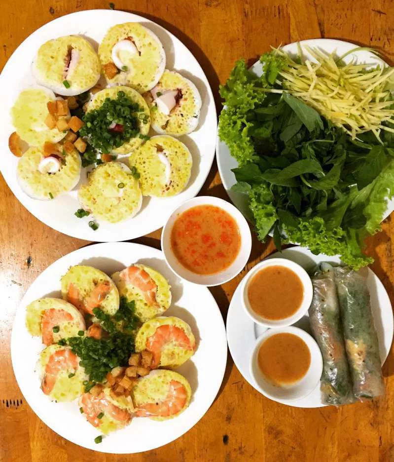 Ăn vặt Đà Lạt -bánh căn Ăn vặt Đà Lạt - món bánh căn quá quen thuộc