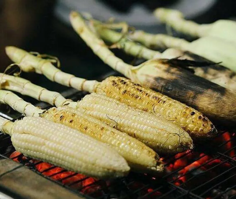 Ăn vặt Đà Lạt - món bắp nướng Ăn vặt tại Đà Lạt - món bắp nướng tuổi thơ