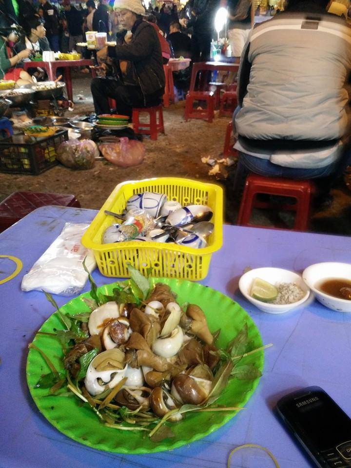 Ăn ốc tại chợ Đà Lạt ban đêm Chợ đêm Đà Lạt