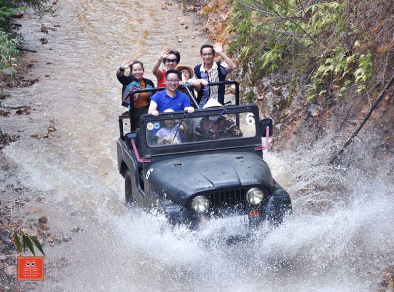 đi xe Jeep lên làng Cù Lần đi xe jeep lên làng Cù Lần