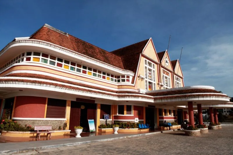 nha ga da lat