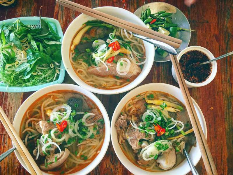 Bua sang trong tour hai phong da lat