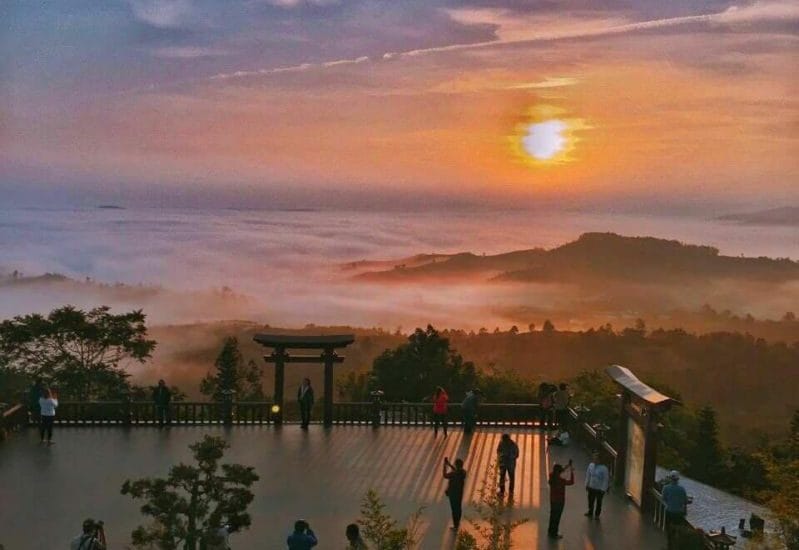 hoàng hôn tại linh quy pháp ấn