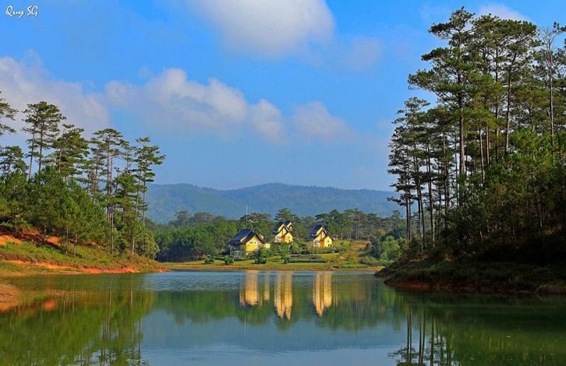 Lang binh an o ho tuyen lam
