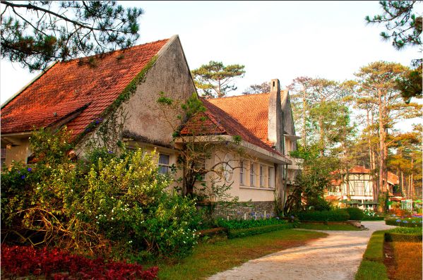 Làng villa theo phong cách kiến trúc Pháp