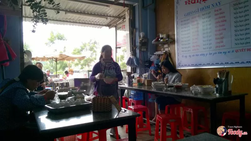 Quán bún bò Huế ở Đà Lạt - quán ấp Ánh Sáng Út Vân