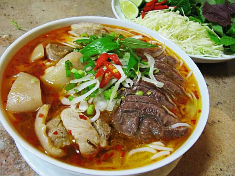 Quán bún bò Huế ở Đà Lạt - quán Bún Công