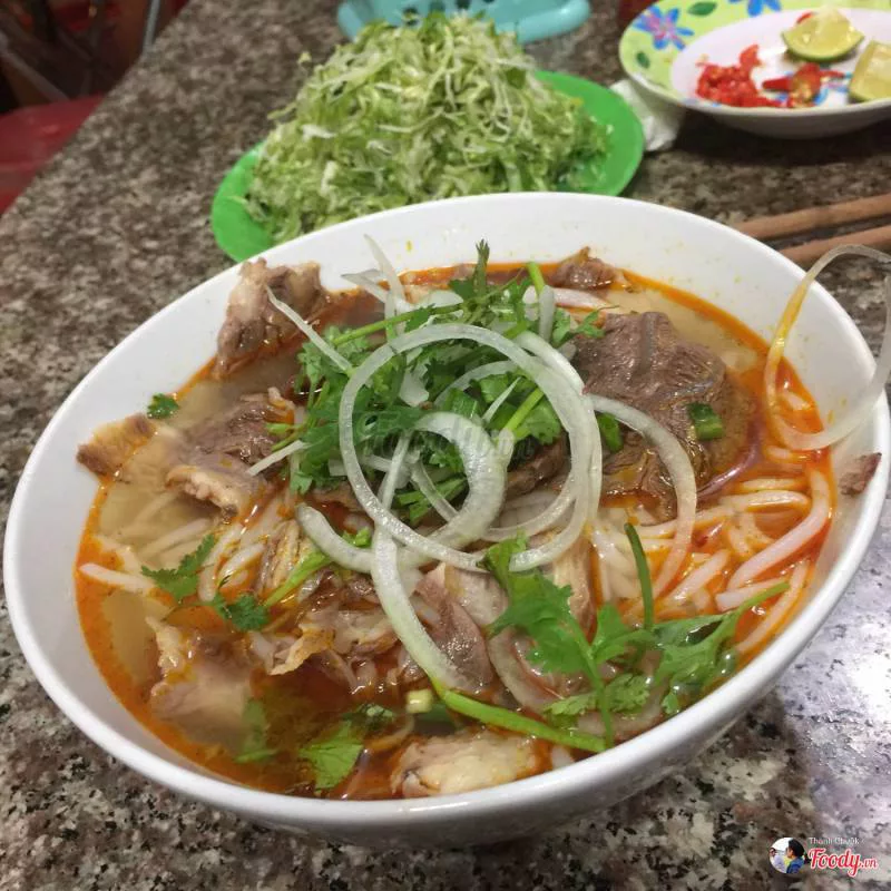 Quán bún bò Huế ở Đà Lạt - quán Út Vân