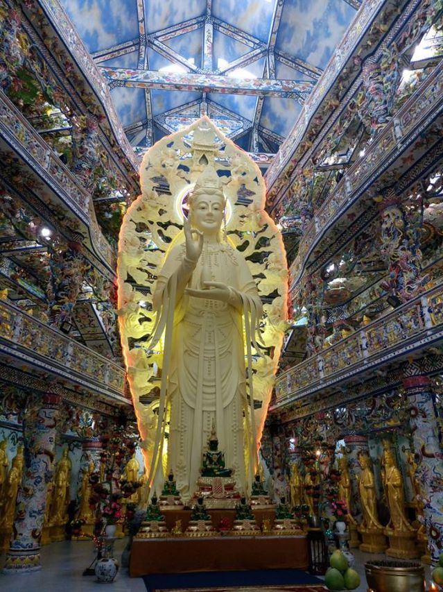 The largest indoor Buddha statue in Vietnam
