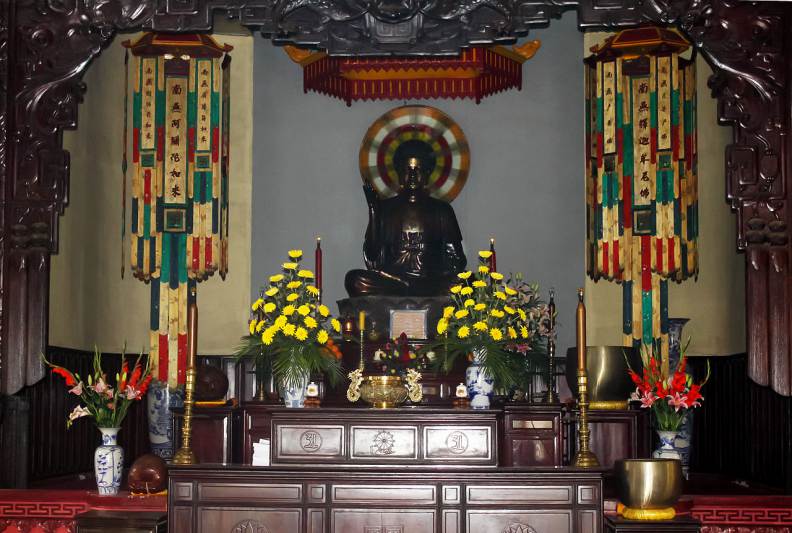 Chùa linh sơn là một trong những ngôi chùa lớn và lâu đời đà lạt