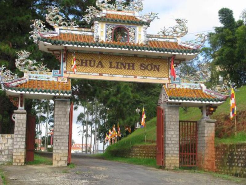 Hình ảnh cổng chùa Linh Sơn