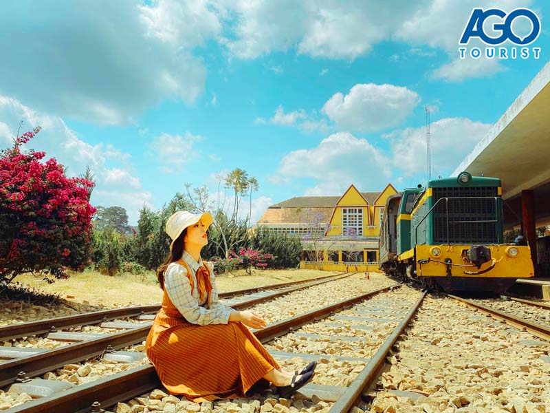 Tham quan nhà ga Đà Lạt Tour du lịch Cần Thơ đi Đà Lạt 3 ngày 2 đêm