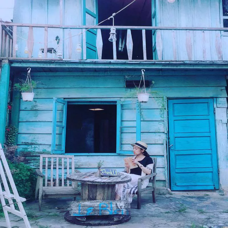 Đọc sách cùng Le Bleu homestay ở Đà Lạt