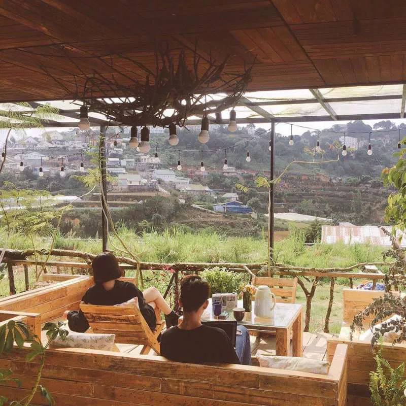 Không khí yên tĩnh tại The Shelter homestay Đà Lạt