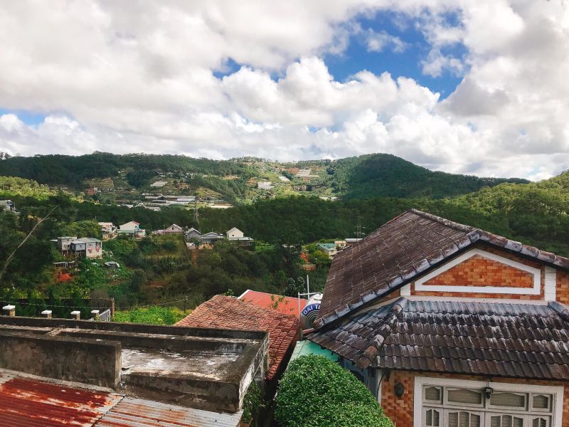 View nhìn ra xung quanh thành phố Đà Lạt rất thoáng từ Cẩm Tú Cầu Villa