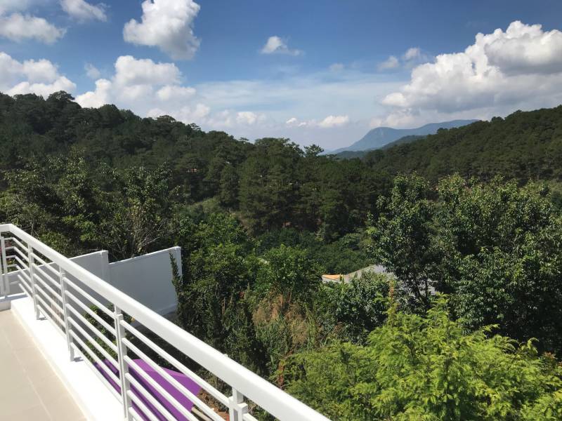 Không gian khoáng đạt xung quanh Cát tường-Villa cho thuê ở Đà Lạt