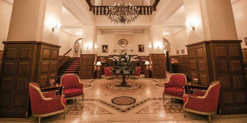 Không gian bên trong khách sạn Dalat Palace Henritage Luxury Không gian ở bên trong khách sạn Dalat Palace Henritage Luxury