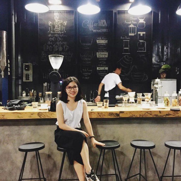 Review Là Việt Coffee - Quán cafe công xưởng ở Đà Lạt