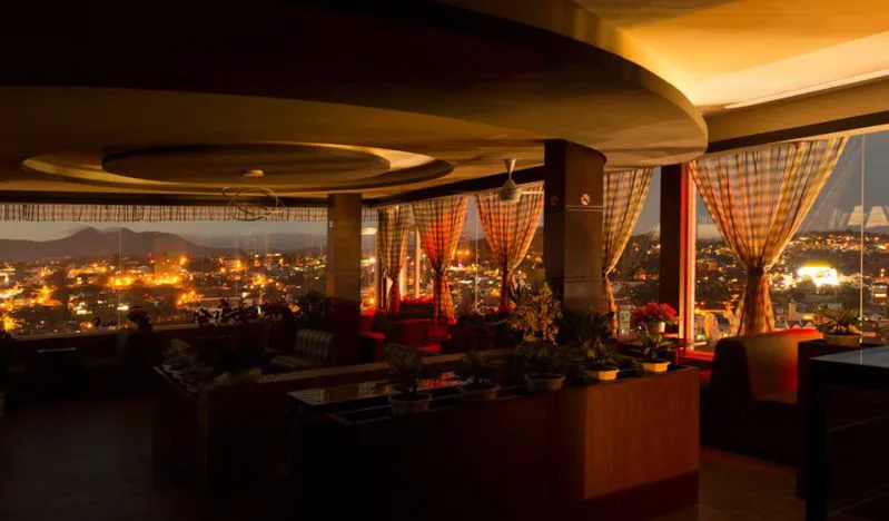 Không gian yên tĩnh bên trong Đà Lạt Nights