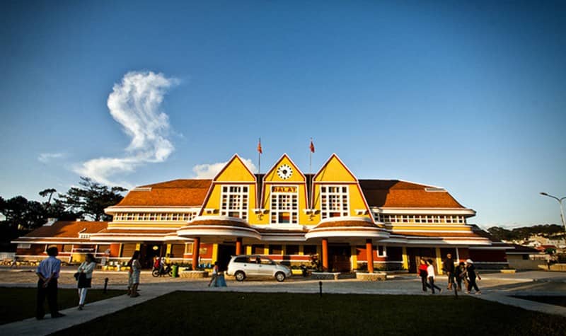Nhà ga xe lửa khi Đà Lạt vào thu tháng 9