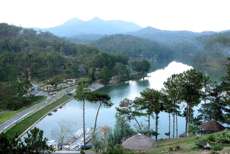 Thung Lũng Tình Yêu nhìn từ trên cao - du lịch Đà Lạt tháng 9 Thung lũng tình yêu tại Đà Lạt vào tháng 9