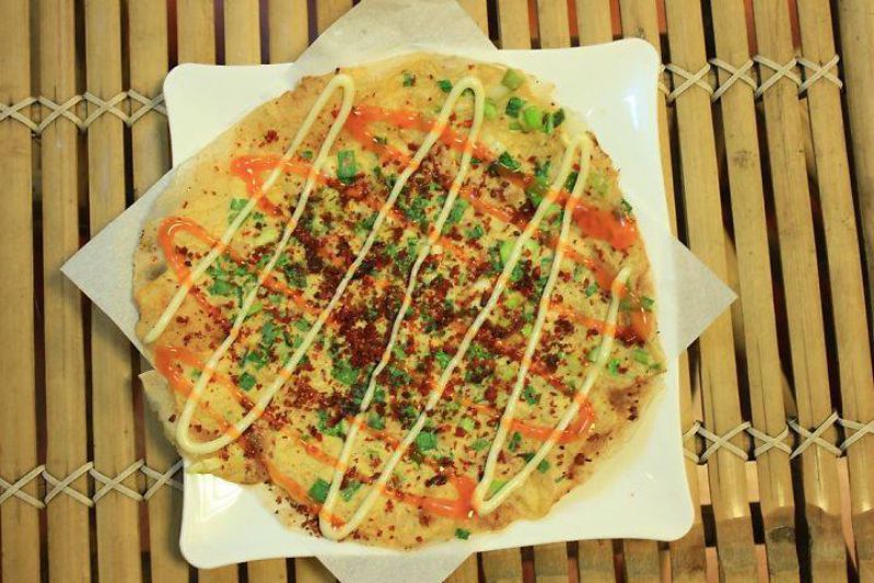 Món bánh tráng nướng 61 Nguyễn Văn Trỗi khá nổi tiếng ở Đà Lạt