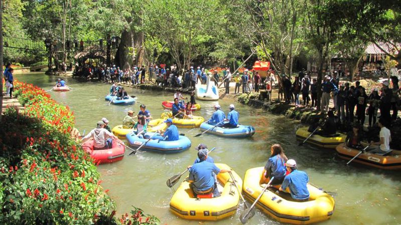 Boating at Prenn resort - Pongour waterfall tour - 3 waterfalls tour in Dalat