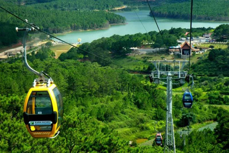 Đi cáp treo Đà Lạt View ngắm hồ Xuân Hương nhìn từ cáp treo Đà Lạt