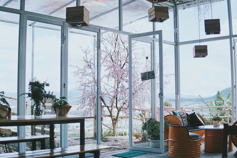 không gian quàn cafe Sunny Farm Đà Lạt vừa đẹp, vừa lạ