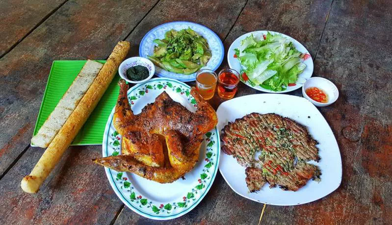 Quán cơm lam gà nướng Tam Nguyên Ayun tại Đà Lạt Quán cơm lam gà nướng Tam Nguyên Ayun
