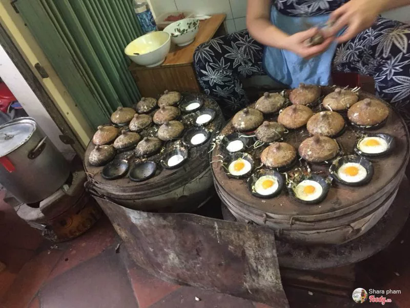 Món bánh Căn quán cô Lệ Đà Lạt