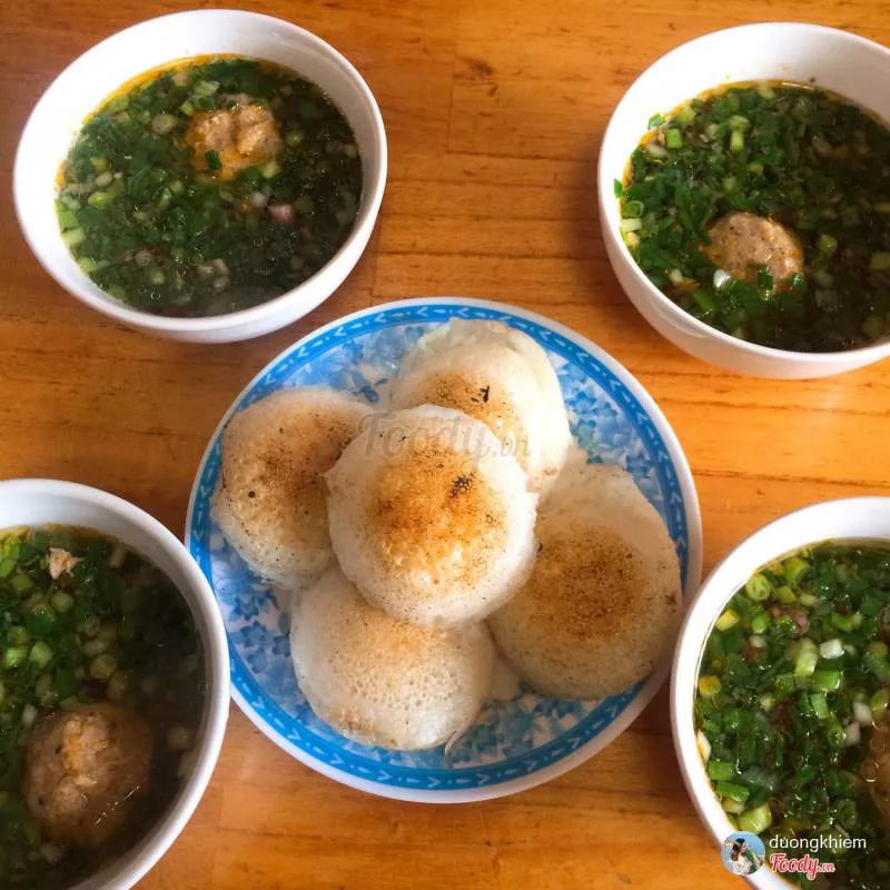 Bánh căn Lệ Đà Lạt Món bánh Căn quán cô Lệ ở Đà Lạt