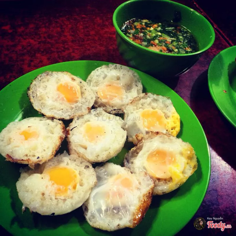 Món bánh căn Nhà Chung Đà Lạt Món bánh căn Nhà Chung ở Đà Lạt