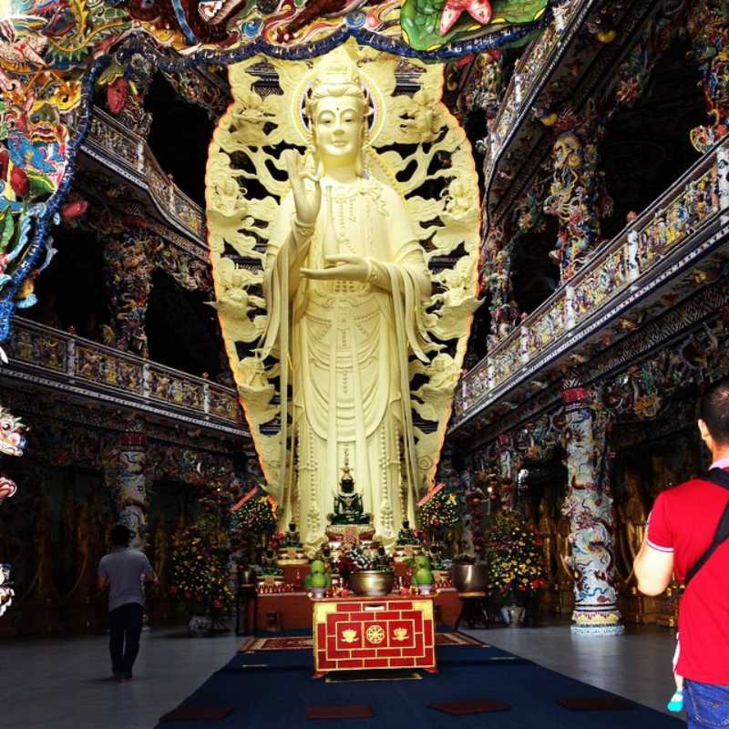 Tượng Phật bằng bê tông cốt thép cao nhất Việt Nam ở Chùa Linh Phước Tượng Phật cao nhất Việt Nam ở Chùa Linh Phước Đà Lạt