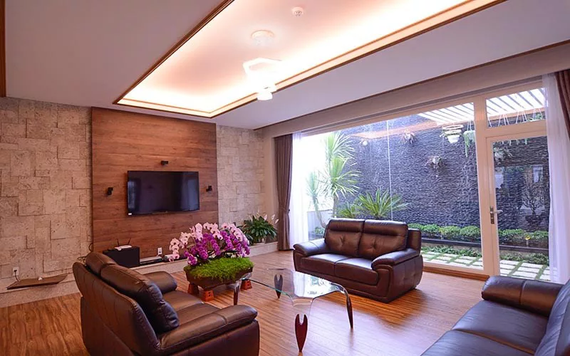 Phòng khách sang trọng của biệt thự Lê Hoàng