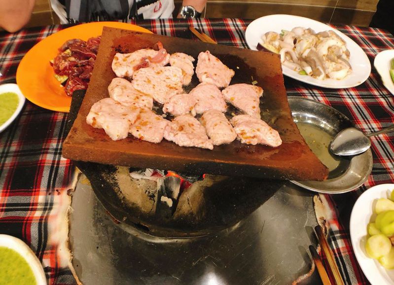 Quán nhậu Cu Đức - nướng ngói ngon nhất ở Đà Lạt