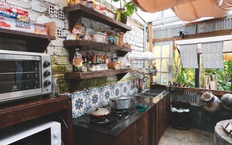 Khu vực bếp của Hương Thảo Villa