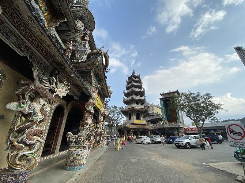 Chùa Ve Chai Đà Lạt