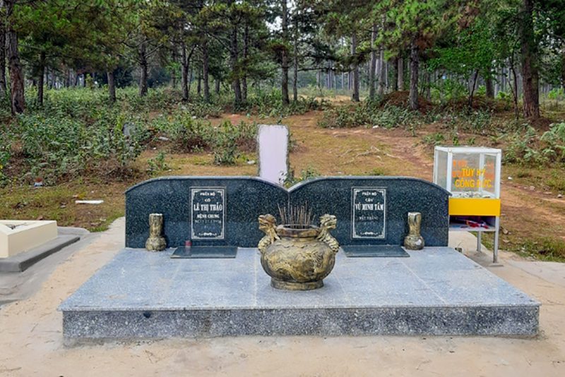 sự tích đồi thông hai mộ ở đà lạt