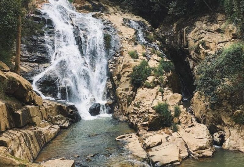 thác hang cọp ở đà lạt