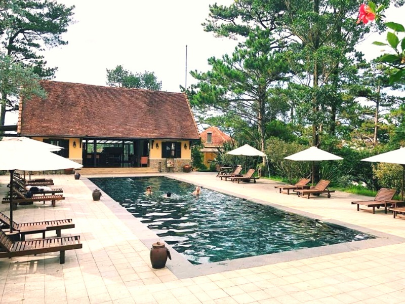 Hồ bơi nước nóng ngoài trời ở Ana Villa Đà Lạt