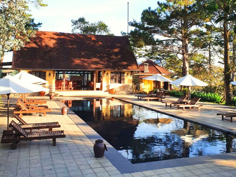 hồ bơi nước nóng tại Ana Villas Dalat Resort &amp; Spa