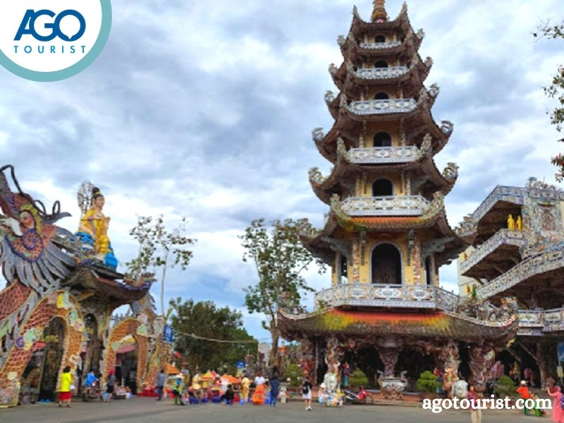 Tham quan chùa Linh Phước Tour Bình Dương Đà Lạt 3 ngày 2 đêm