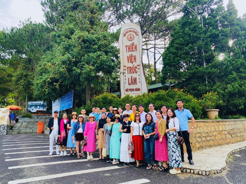 Đến tham quan Thiền viện Trúc Lâm trong tour Đà Lạt 3 ngày 2 đêm